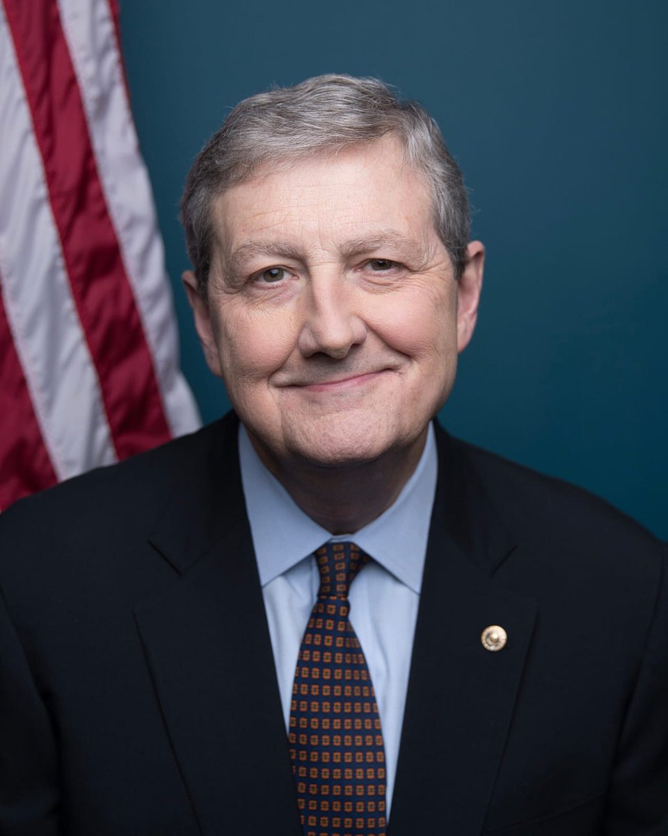 HazelMoore32's tweet photo. 🚨BREAKING: Sen. Kennedy’s bill just moved forward, and it hits Congress where it hurts: NO paycheck for senators during a shutdown.
If they can’t keep the government open, why should taxpayers keep paying them?
Do you firmly support this?
A. Huge Yes
B. No https://t.co/W179mSpbRe