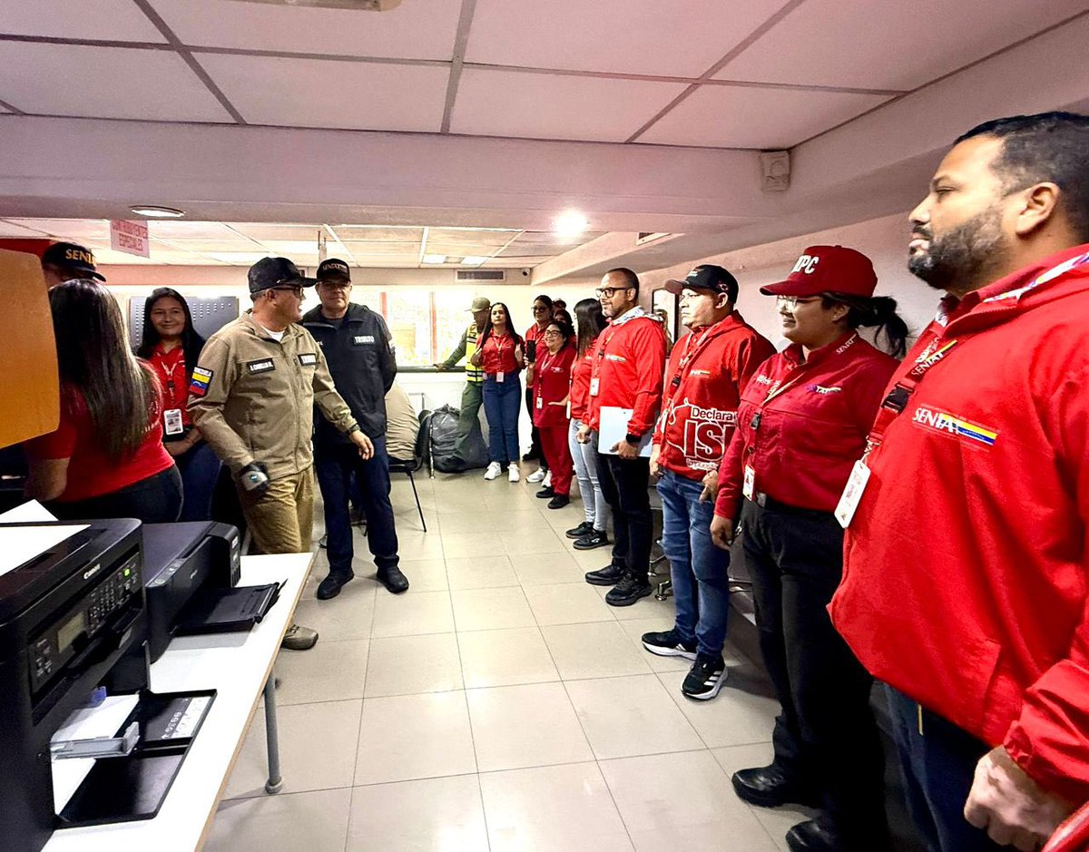 SENIAT_Oficial's tweet photo. Esta jornada de verificación tiene como objetivo evaluar el funcionamiento operativo, administrativo y de atención al ciudadano, garantizando el cumplimiento de los lineamientos institucionales, la correcta gestión de los procesos tributarios y el fortalecimiento continuo… https://t.co/KRmiFCycGS