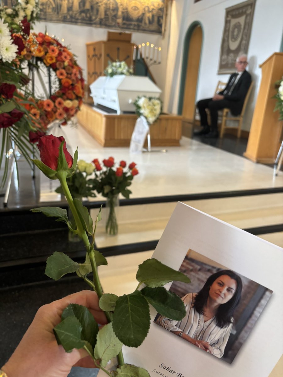 AsiehAmini آسیه امینی tweet media