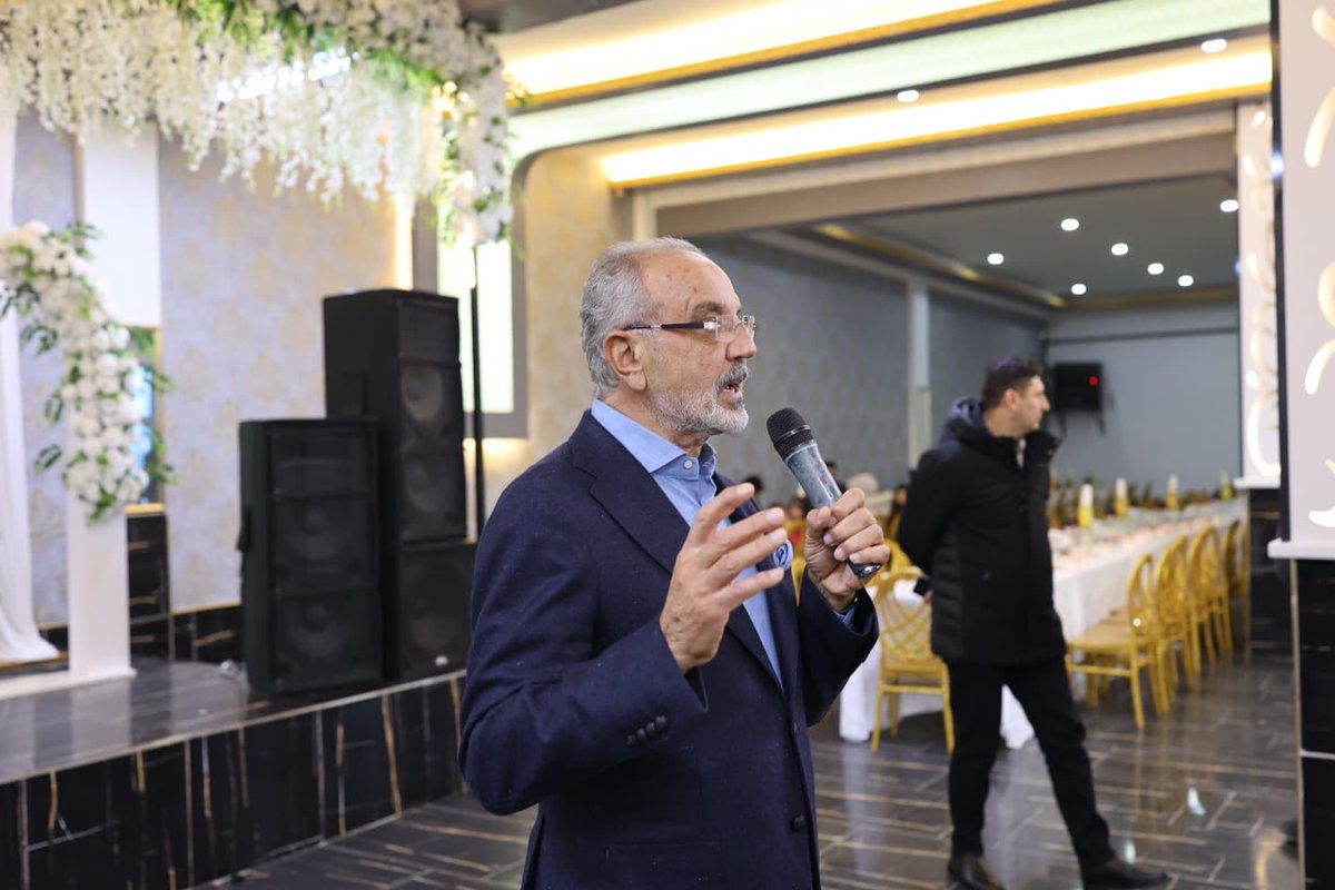 Bu akşam Ağrı’da halkımızla iftar sofrasında buluştuk. Emeği geçen arkadaşlarımıza ve bizimle bir sofrada buluşan tüm halkımıza teşekkür ederim.