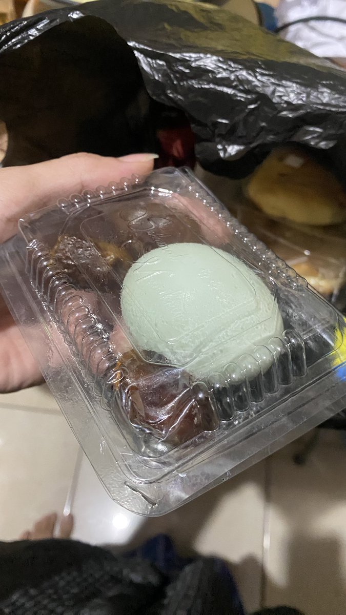 sirealism tweet media