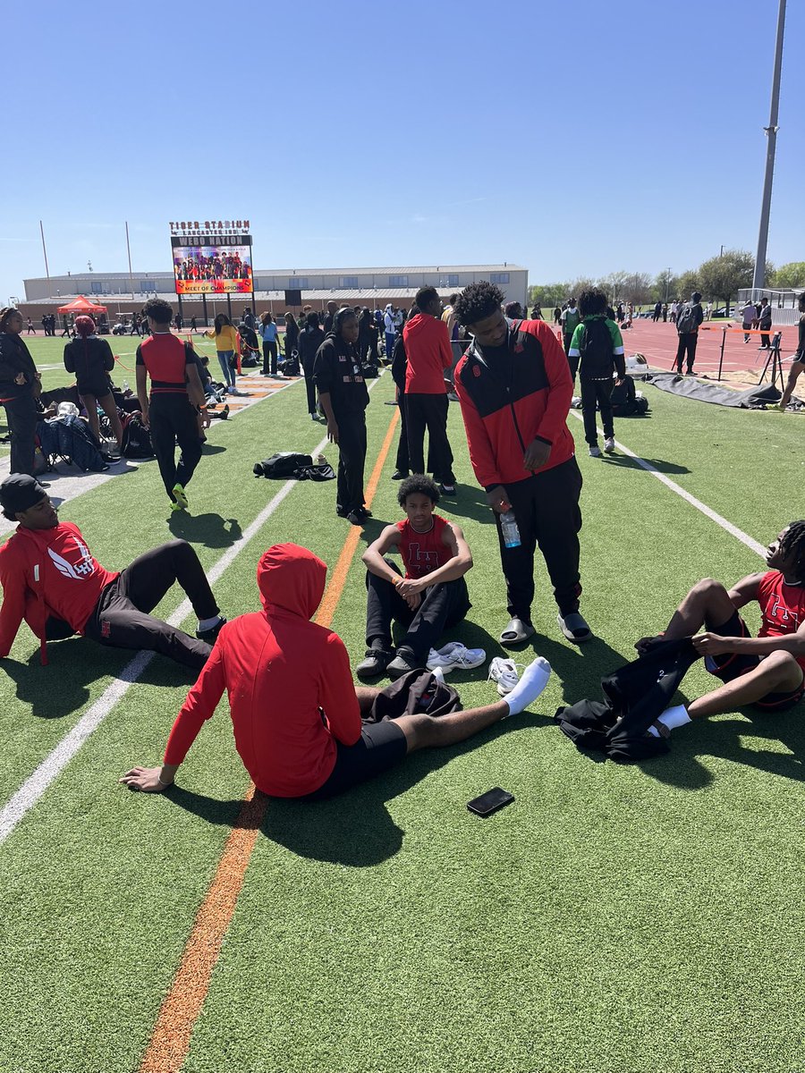 LHHS Track tweet media