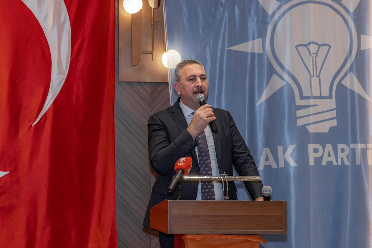 fatihozgokcen's tweet photo. AK Parti Grup Başkanvekilimiz Sayın Abdülhamit Gül’ün teşrifleriyle; Ereğli, Emirgazi, Karapınar ve Halkapınar teşkilatlarımızla iftar soframızda buluştuk. 

Ramazan’ın huzurunu paylaştığımız bu güzel akşam için Sayın Bakanımıza ve kıymetli dava arkadaşlarımıza teşekkür ederim. https://t.co/tyinrx3xYD