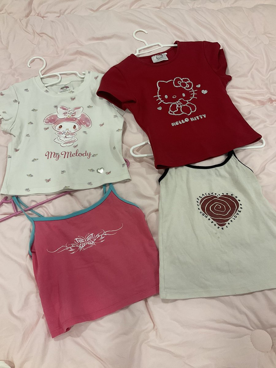 °•.★* ส่งต่อเสื้อผ้าของเค้าเองง ปล่อยถูกๆเลย 

εїзครอปcintageคิตตี้กับมายเม Mใหม่ ตัวละ295-.
εїзเดี่ยวvgh ชมs 150-.ไม่มีตน. 
εїзขาวมีตน.นิดนึงดูพต.ได้ 130-.

ค่าส่ง 50 บาทเหมาๆ

#ส่งต่อเสื้อผ้า #เสื้อผ้ามือสอง #โล๊ะตู้เสื้อผ้า #ส่งต่อเสื้อผ้าราคาถูก #ส่งต่อcintage #ส่งต่อvghbkk