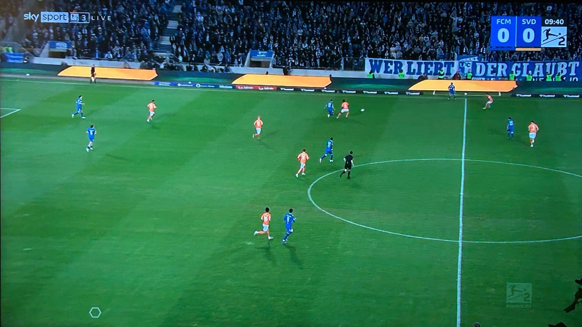 artsy_ft tweet media