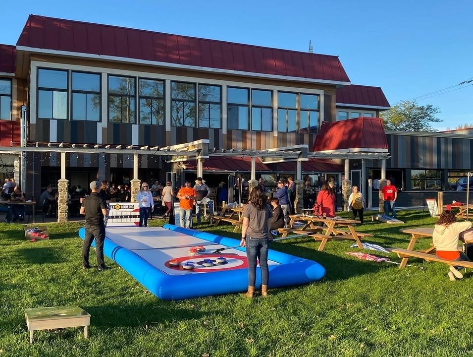 Street Curling tweet media