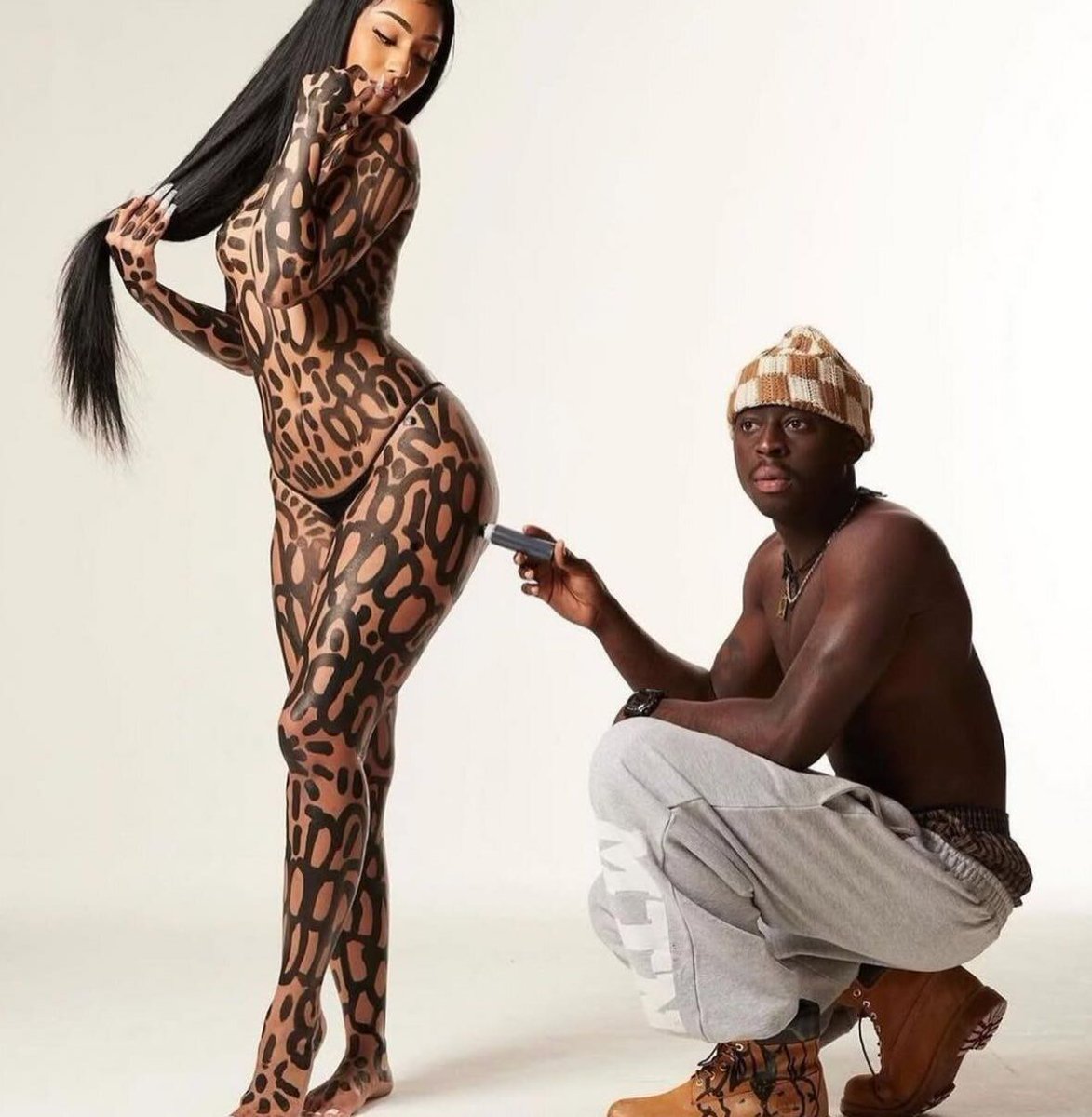 Rogue Fashion tweet media