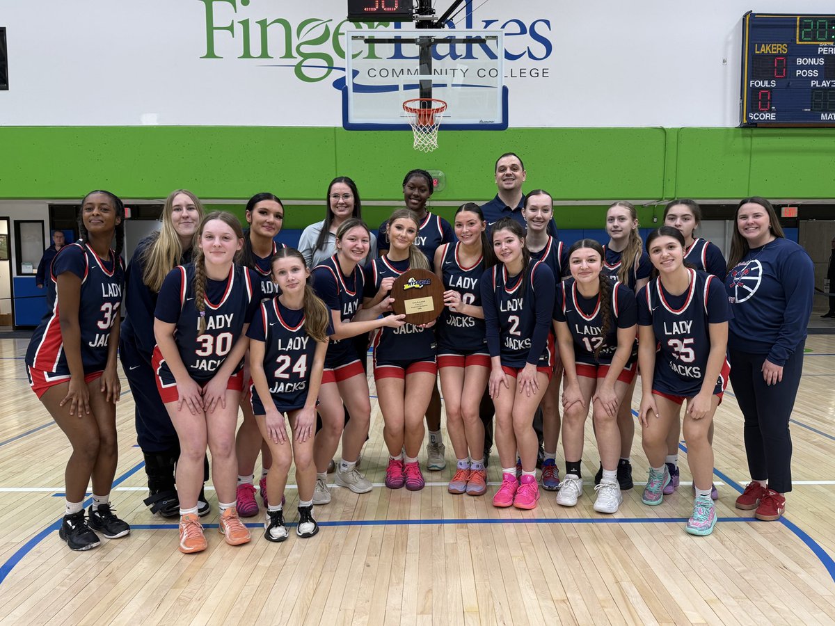 Section6GirlsBBall tweet media