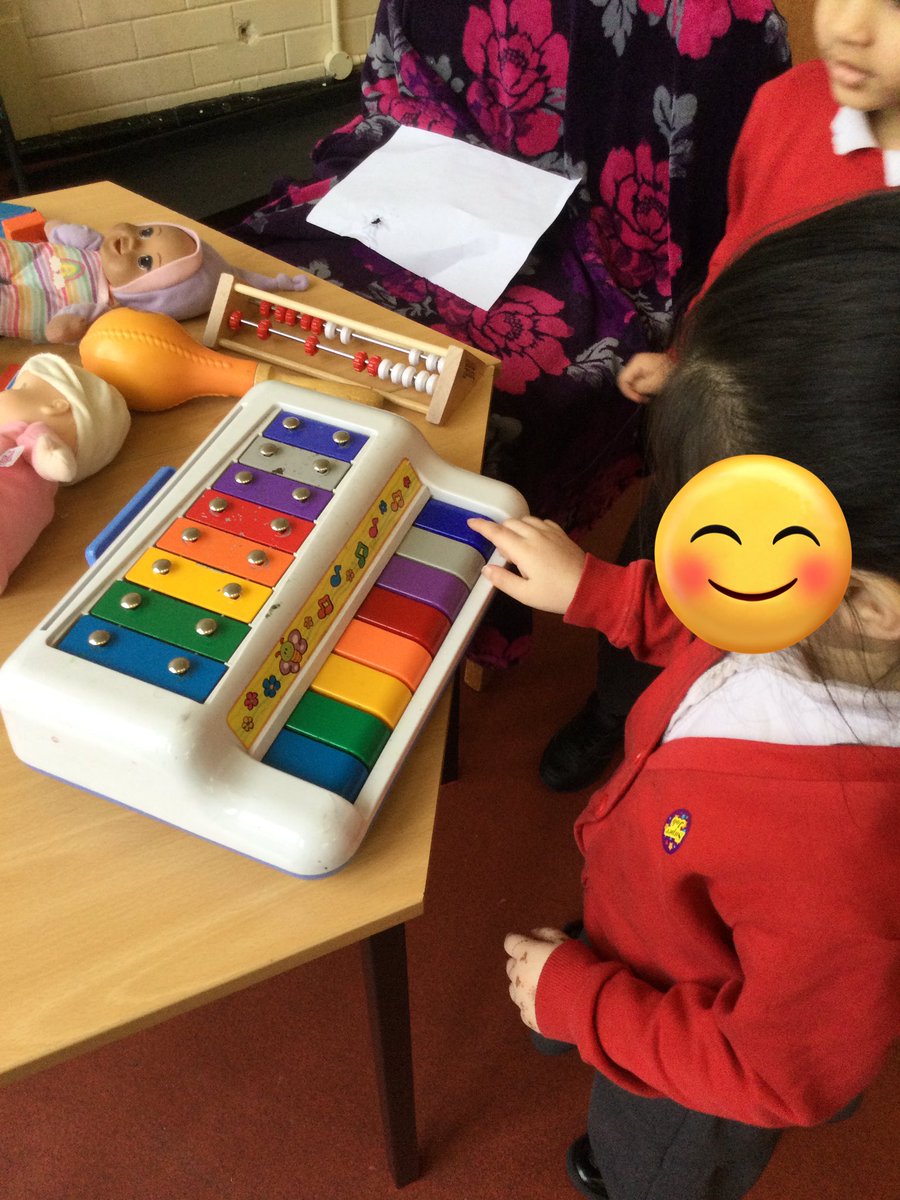 LeighPrimary's tweet photo. Nursery/Reception children enjoyed going on a shape hunt around the classroom. We worked together as a team and found lots of 2D shapes. #Maths #relationshipbuilders #memorymakers #lifelonglearners #Article28 https://t.co/dOj4CvpGtp