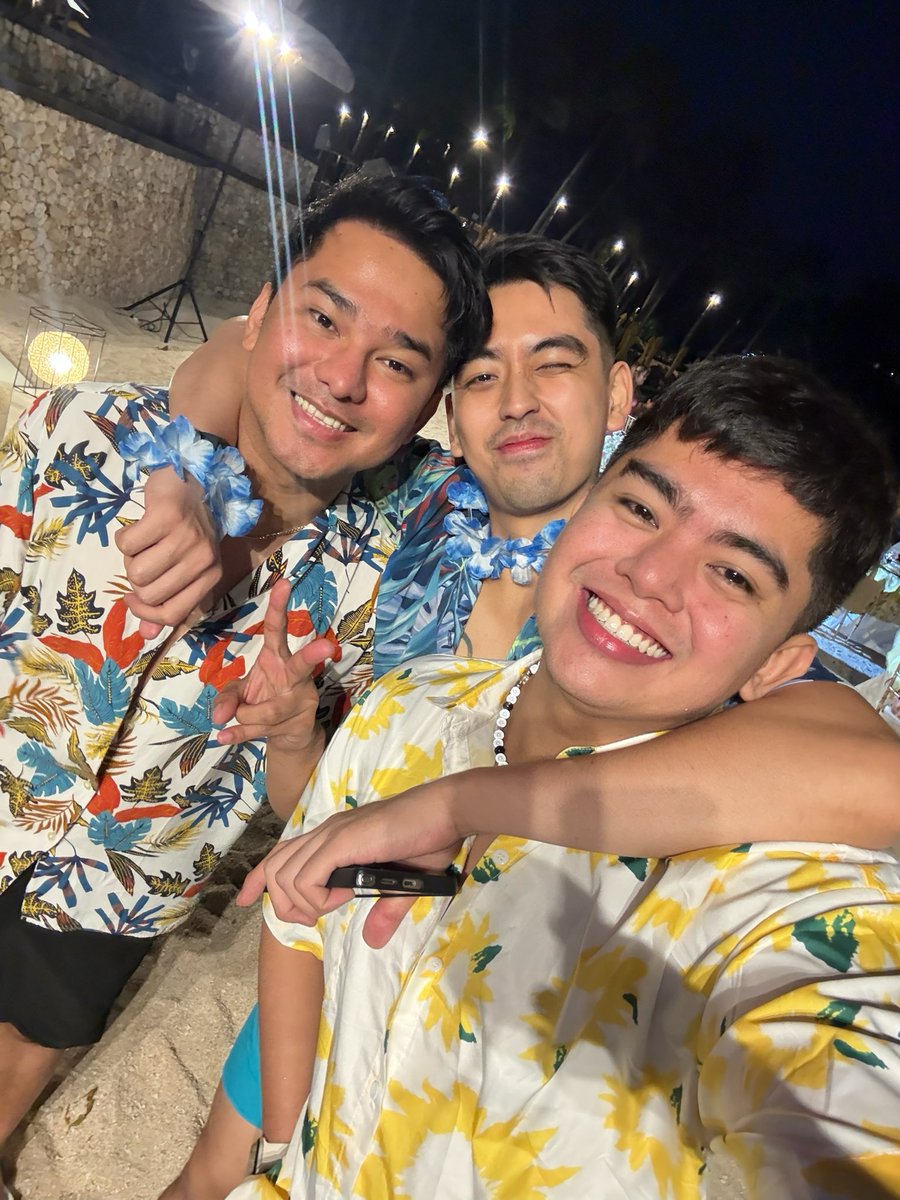 yancygoes's tweet photo. @ Shangri La Boracay ❤️☀️🍻 https://t.co/dMvcGKbMF5