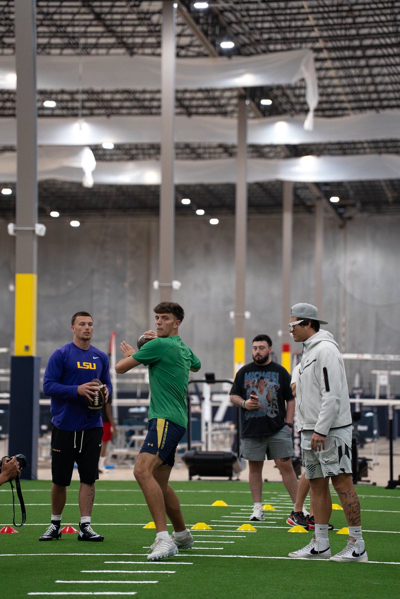 Noah Grubbs ✞ tweet media