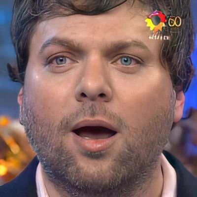 rubiuhfernet's tweet photo. yo viendo toda la perfo de katseye cantando gabriela https://t.co/1HibDV57AF