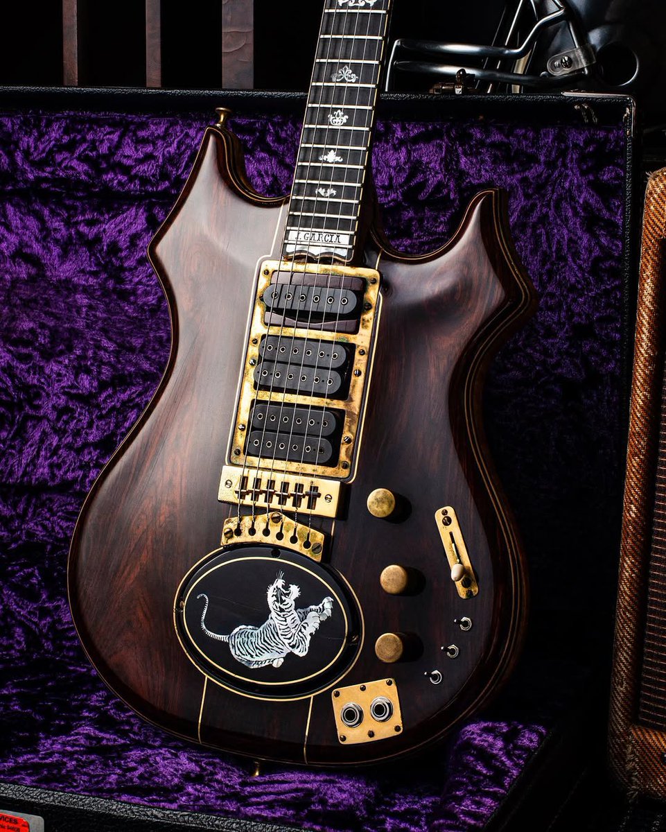 muerdekeroyo tweet media