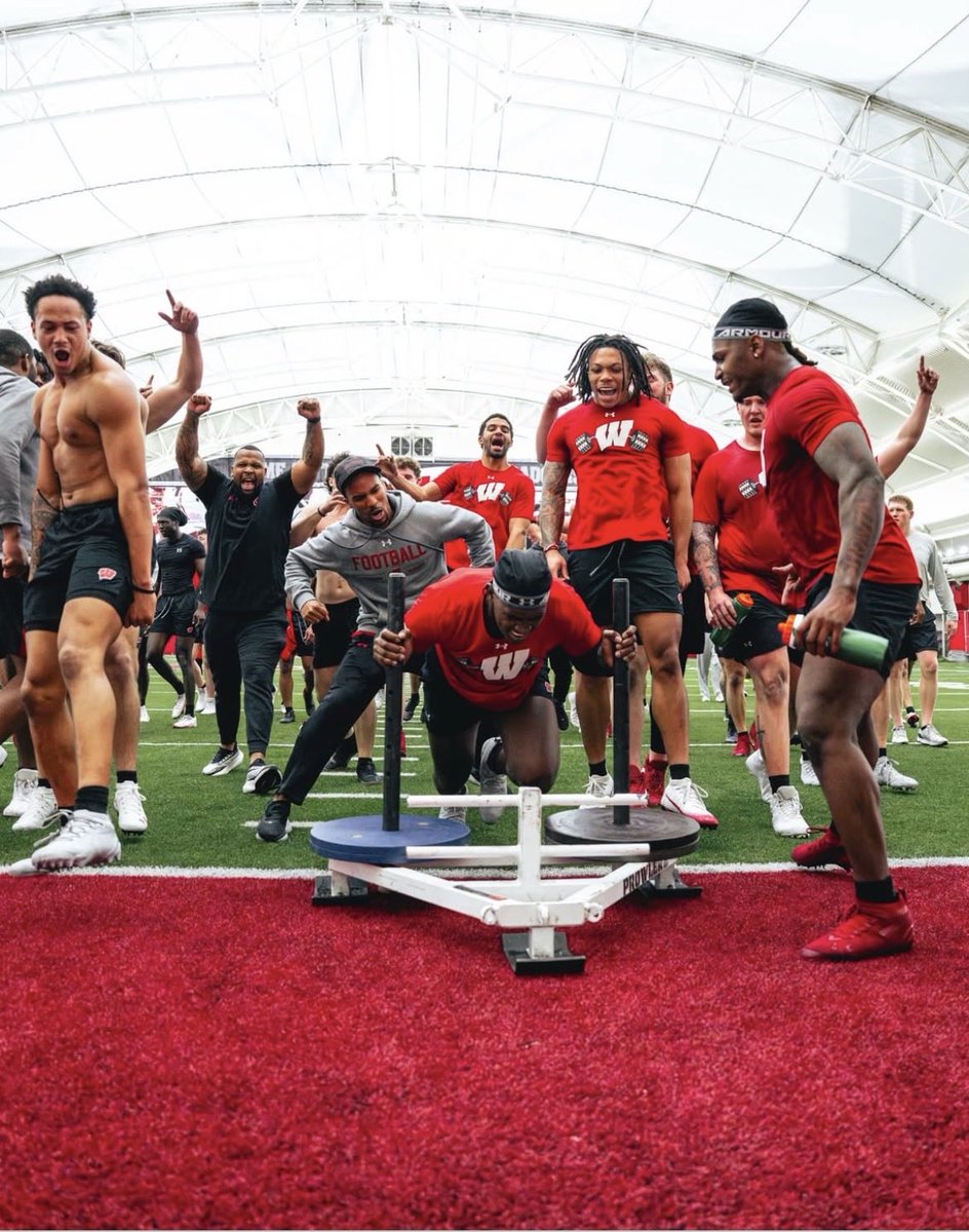 Ari Confesor tweet media