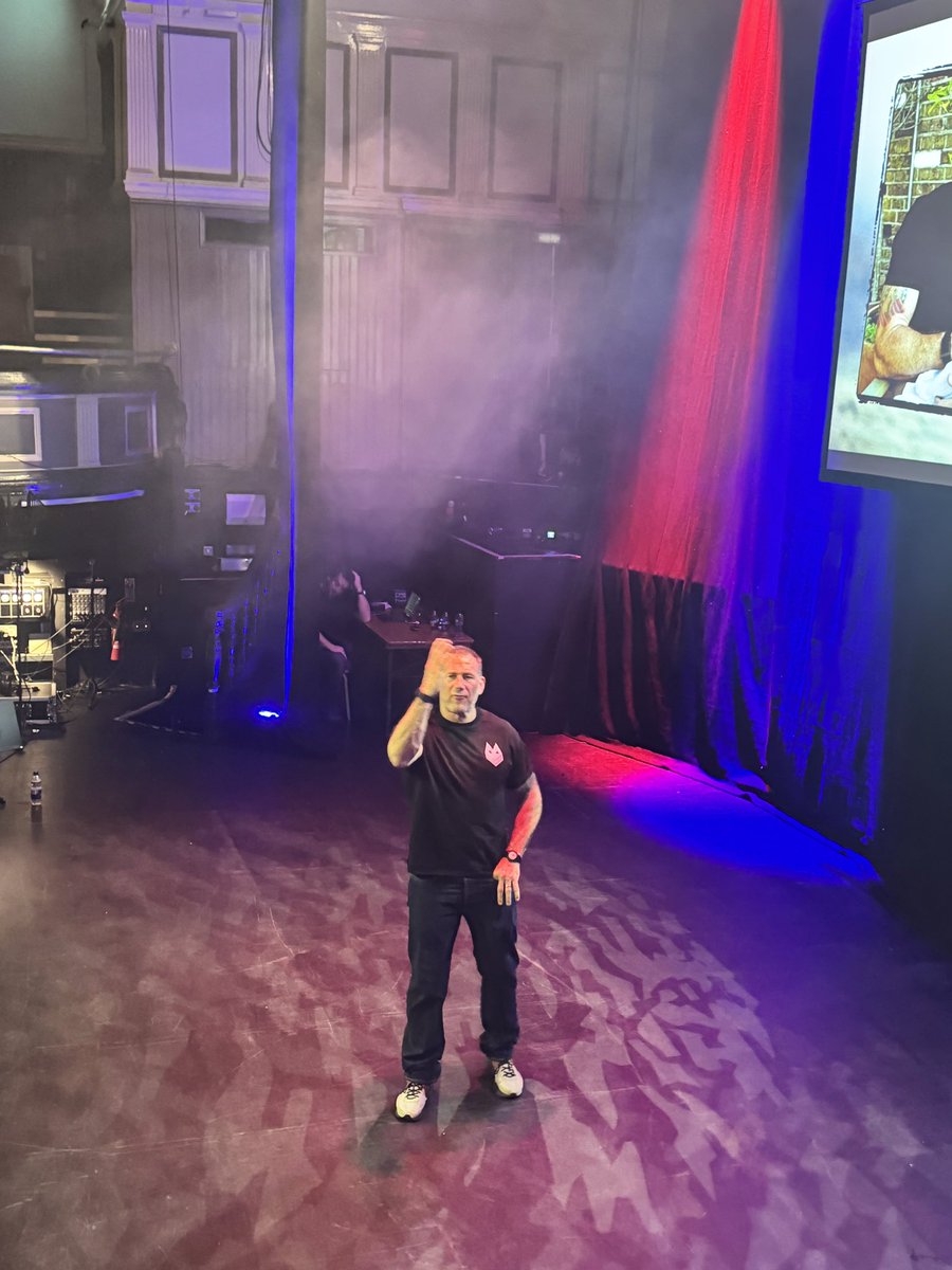 steve leicester tweet media