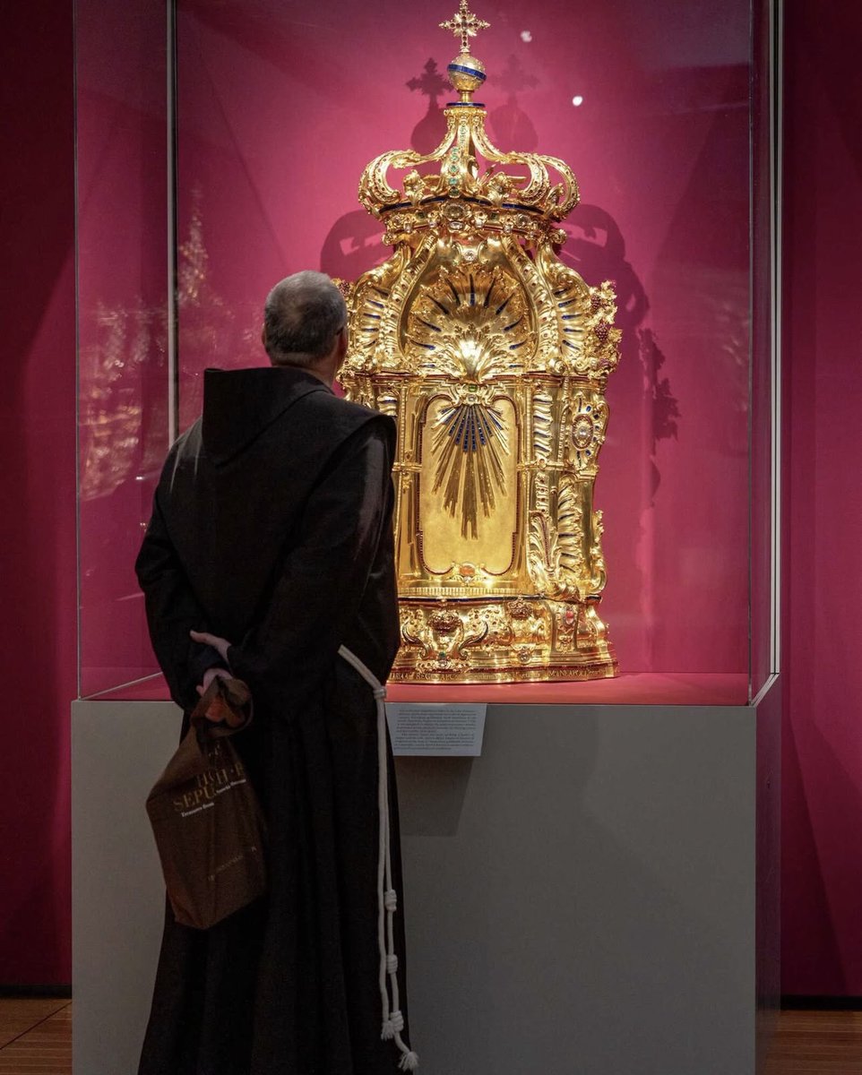 Pope Crave tweet media