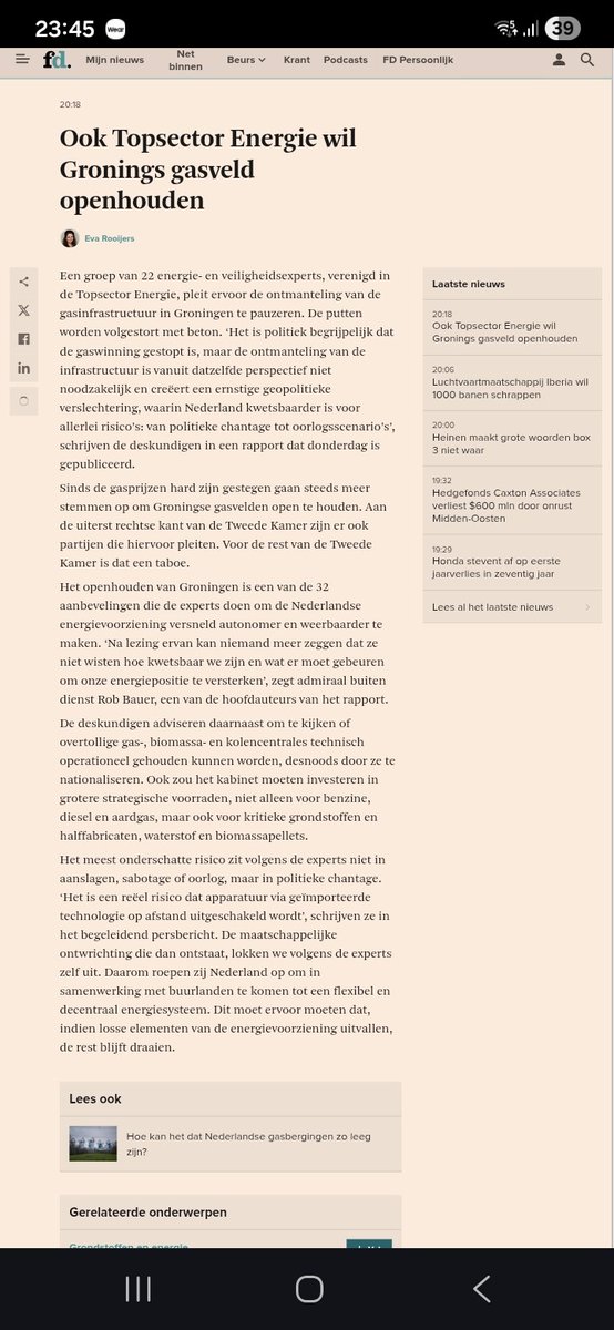 henni kroot tweet media