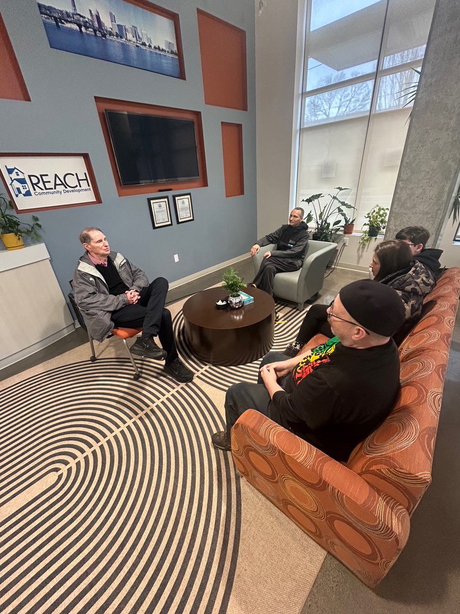 Ron Wyden tweet media