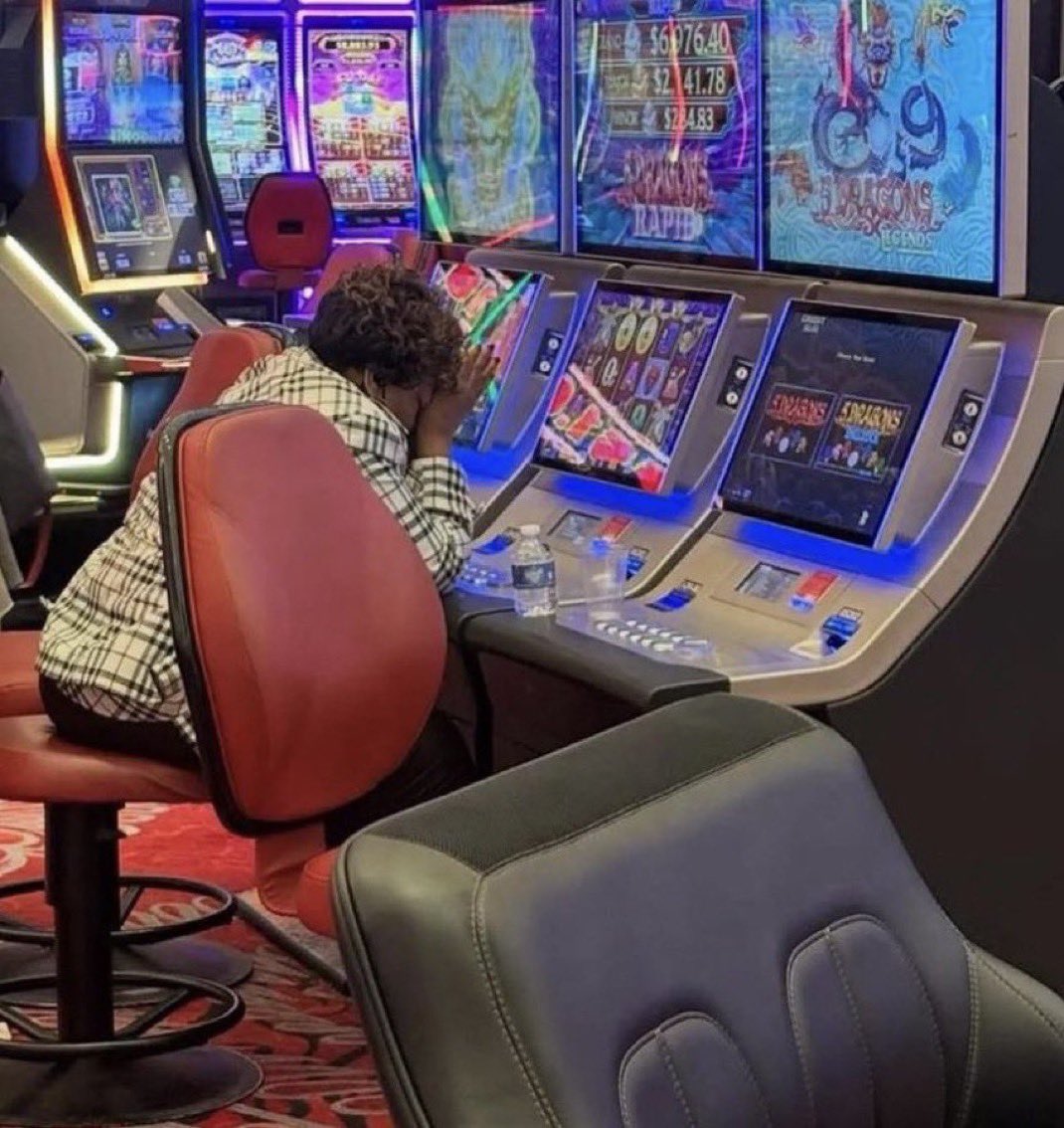 Dan Emmons 王 tweet media