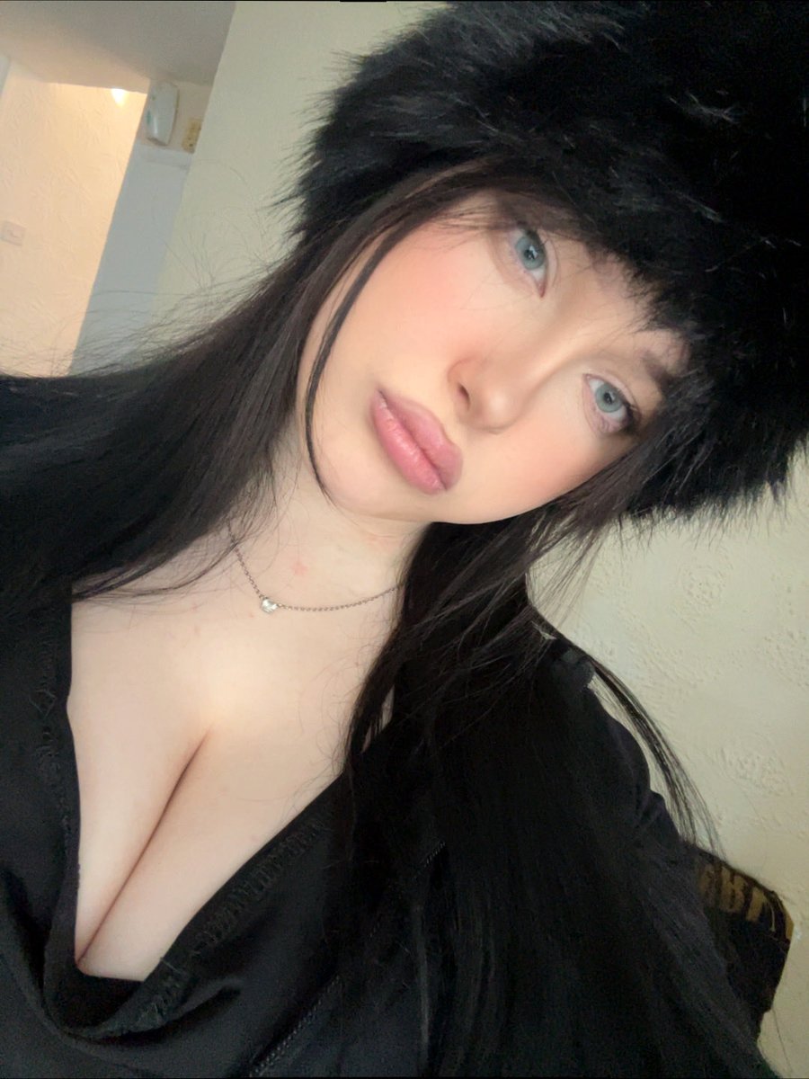 slousi444's tweet photo. Slavic baddie x https://t.co/bdX7i2xNLS