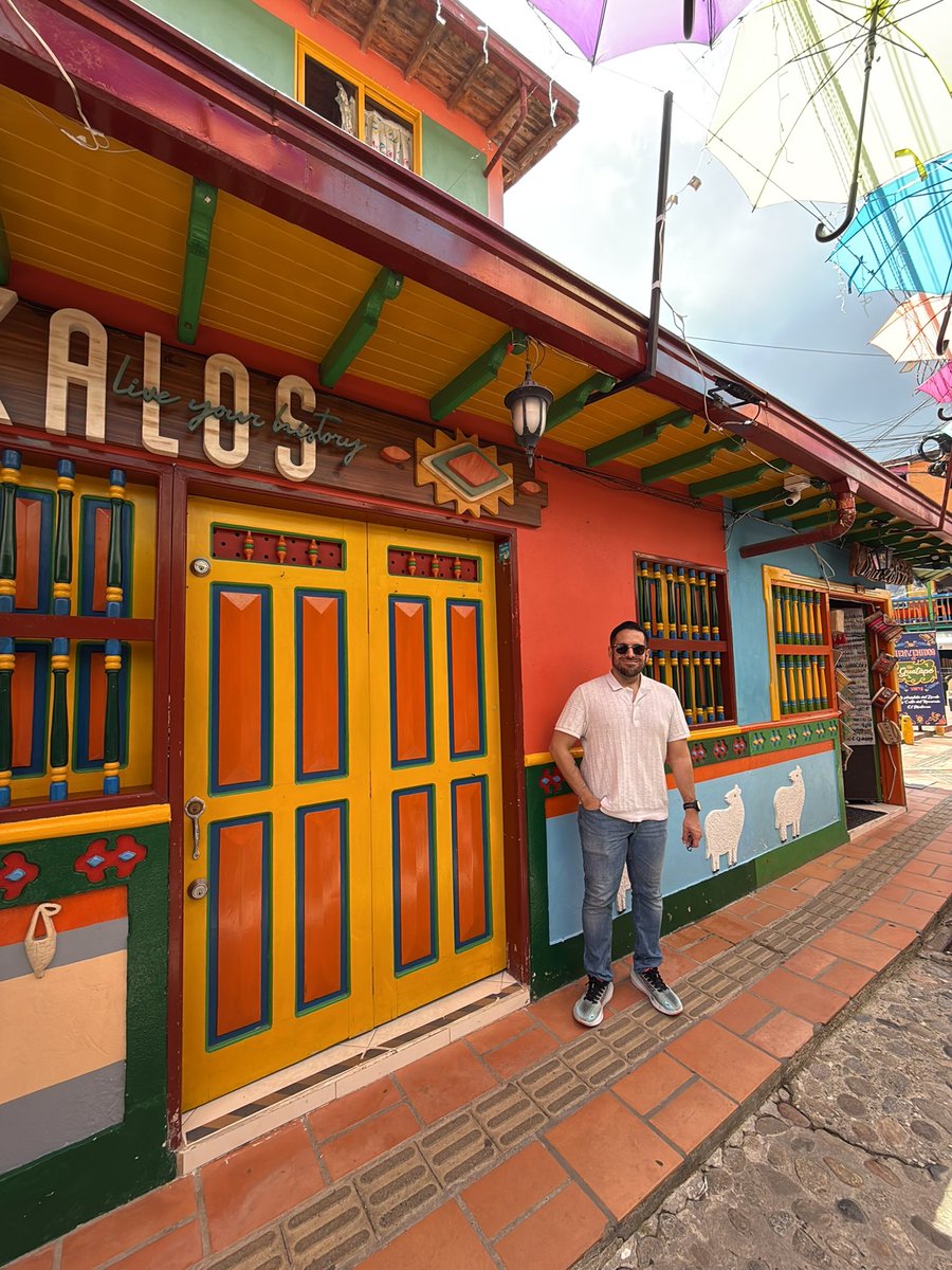 𝗝𝗼𝗻 𝗙𝗹𝗼𝗿𝗲𝘀 tweet media