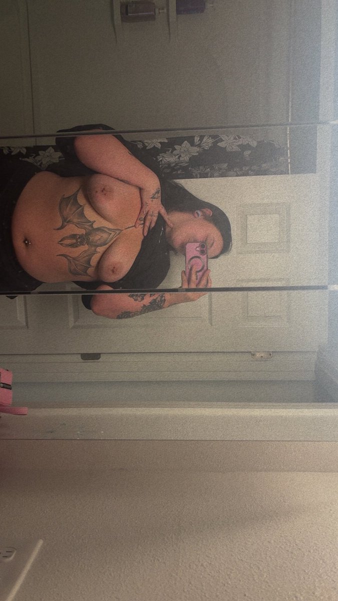 DaddyProblems27's tweet photo. Hey daddy 🖤 https://t.co/2bW92v47lY