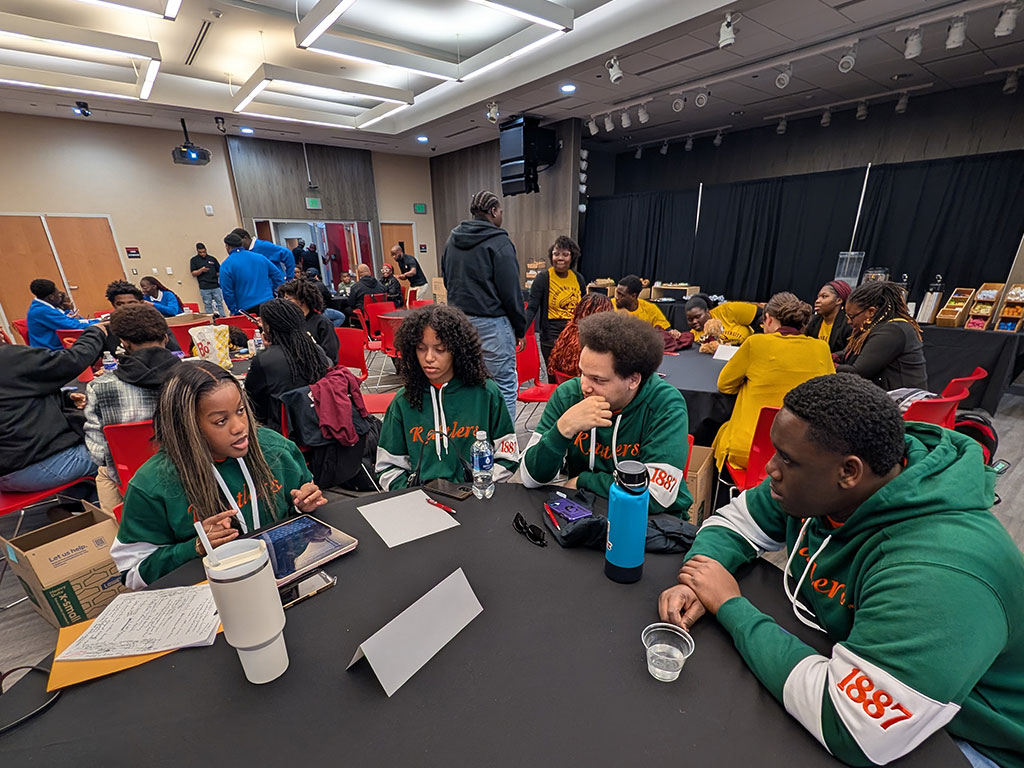 FAMU_1887's tweet image. FAMU’s Honda Campus All-Star Challenge team is headed to the National Qualifying Tournament!  

Rattlers will compete with 31 HBCUs for the national title and a $100K institutional grant in Torrance, California this April.  Congratulations!  

#FAMU #HCASC #RattlerExcellence
