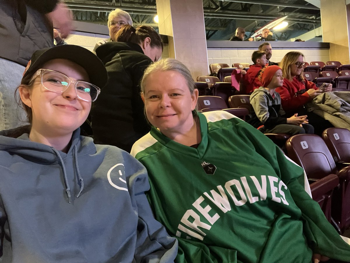 r_metcalfe17's tweet image. #selfieinyourseat Happy Birthday Alfie! @FireWolvesNLL  section 102 row 13 seats 1&amp;amp;2 
#gowolvesgo