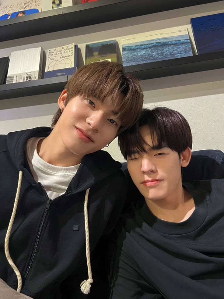 luv_jellyly's tweet photo. Hola busco mutis ♡ d-7
Hi i’m looking  for moots!!

 𐙚⋆.˚Bl, Tpop &amp; DPR stans ₊˚⊹ ᰔ
     #moothunt
 #stantwt #bltwt #tpoptwt

- ults: DPR, Jasper, AouBoom, Tlefirstone, Porteeteepor, Auausave and more♡

- She/her/ 04/🇲🇽
- others: xlov, A.C.E
♡ / ↻ = to be moots !!🫶🏼 https://t.co/SFPwhJWGo2