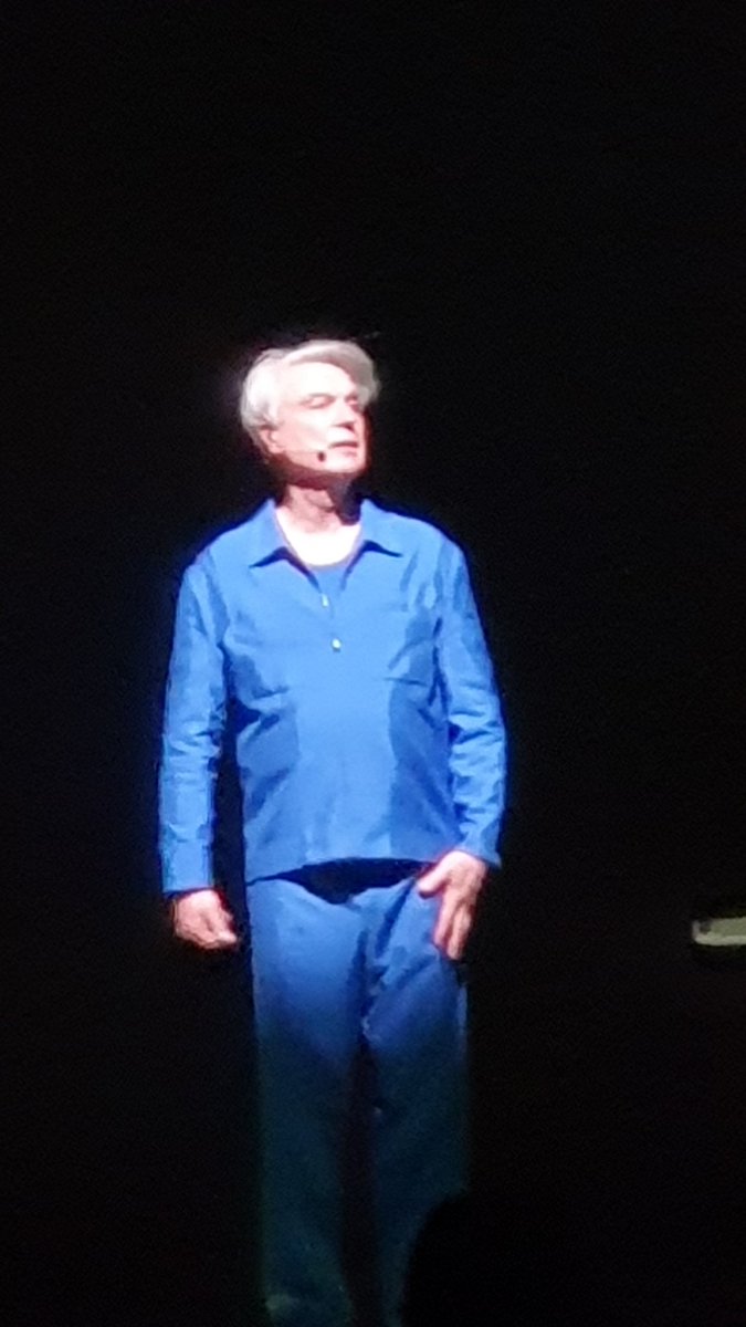 moranless's tweet image. If you've never seen #DavidByrne live, do yourself a favour and try and get a ticket. What a fantastic show ⭐️ #3arena
Reminiscent of Kate Bush's Before The Dawn I thought