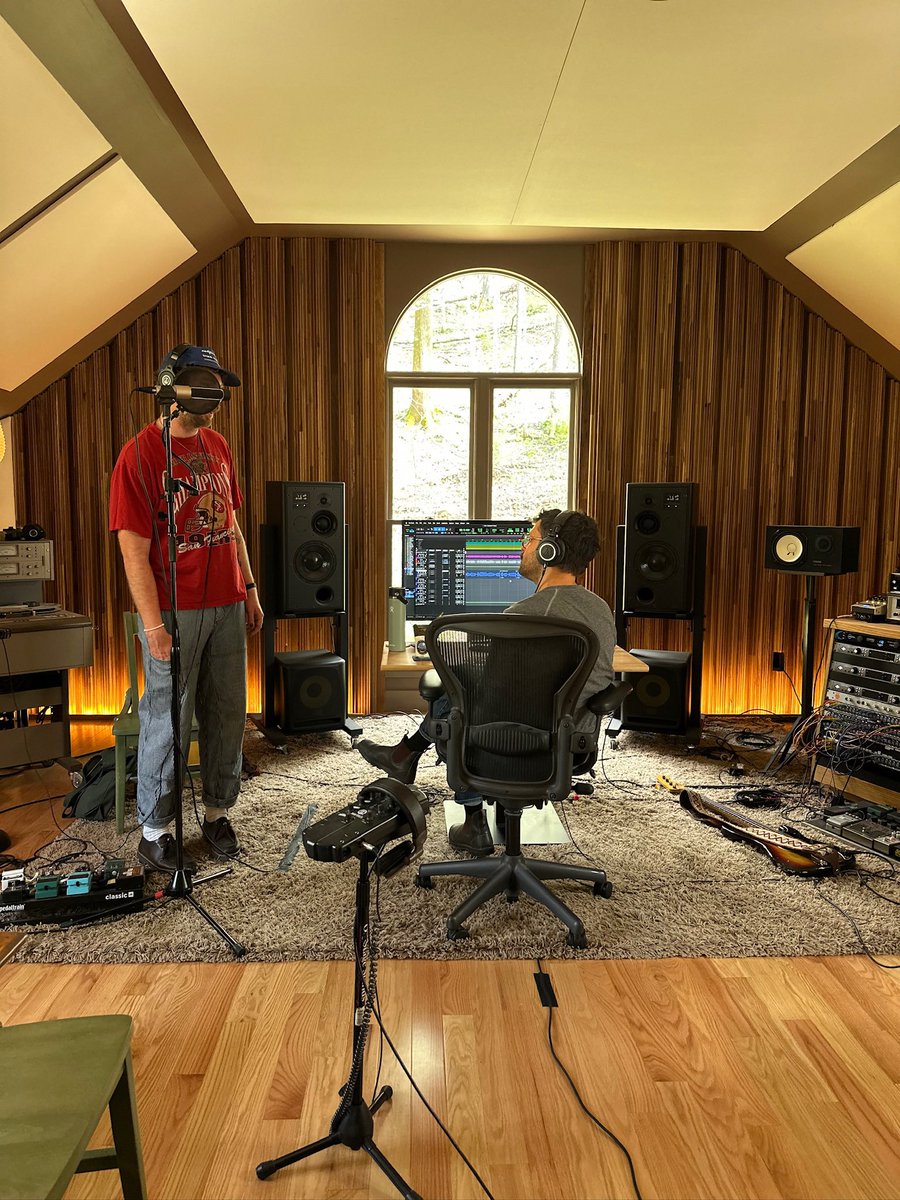 The Brook & The Bluff tweet media