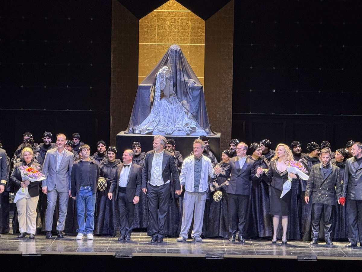 C_MorinDesailly's tweet photo. Au Teatro Massimo à #Palermo avec @LoicLachenal , la + gde maison d’opéra en Italie qui accueille ces jours ci  le Semiramide de Rossini de notre Opéra Normandie Rouen mis en scène par le rouennais Pierre Emmanuel Rousseau , le début de #Millenium année européenne des normands ! https://t.co/yGdrJwKpnq