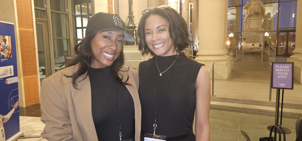 StLouisAmerican's tweet image. 'Get to choosin’!'

🖋 Delores Shante | The St. Louis American
📸 Taylor Marrie | St. Louis American

#stlamerican #stlnews #stlouis #Partyline #STLEvents #BlackPhilanthropy #RNB

 stlamerican.com/arts-and-enter…