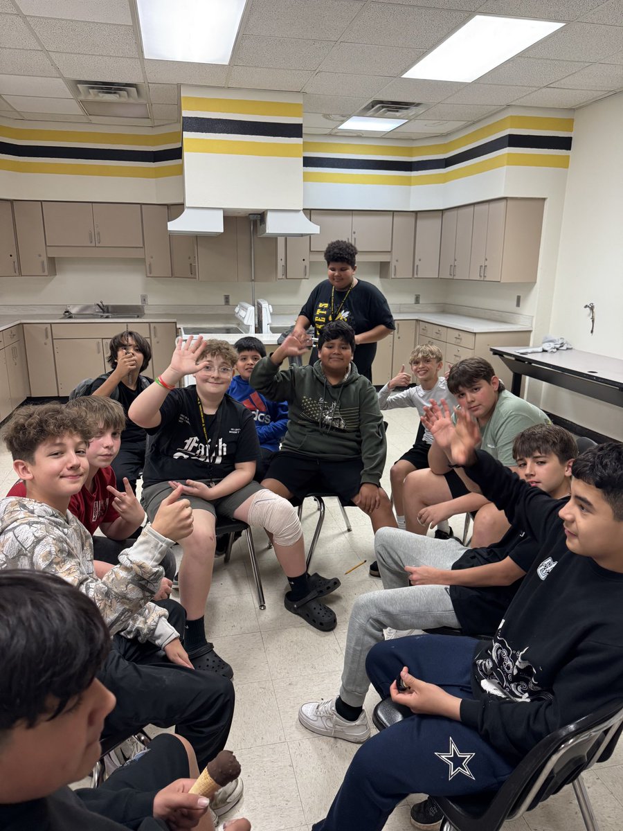 Henry Scott Middle School tweet media