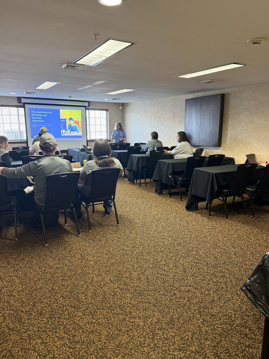 MidwestTechTalk tweet media