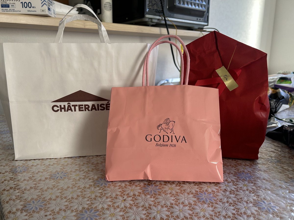 SilVa516_'s tweet photo. 初めてホワイトデーで嬉し泣きしそう🥹
私のチョコちっぽけだったけど大丈夫かな
流石に次会ったときに最大の感謝伝えるべき？ https://t.co/iIIU6YA0GD