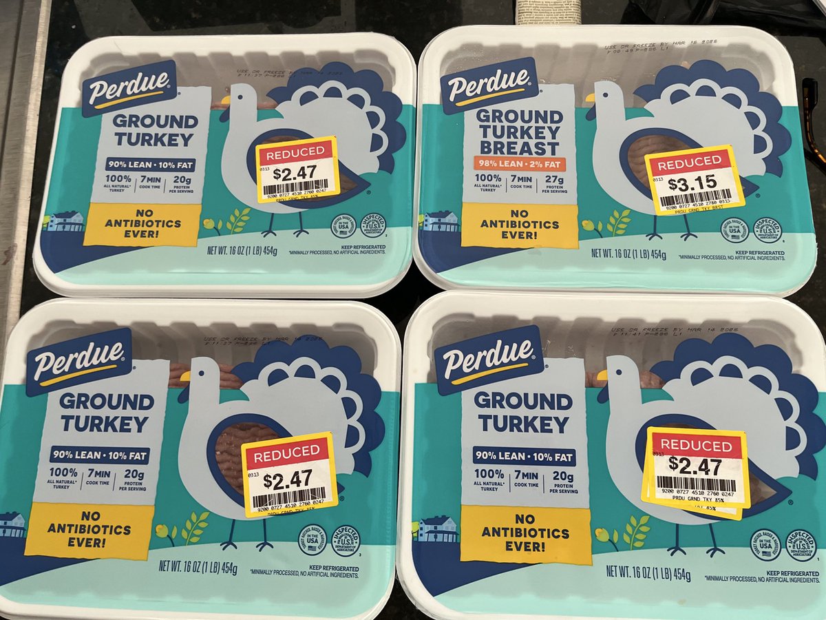 TwirlyTwyla 🌪 tweet media