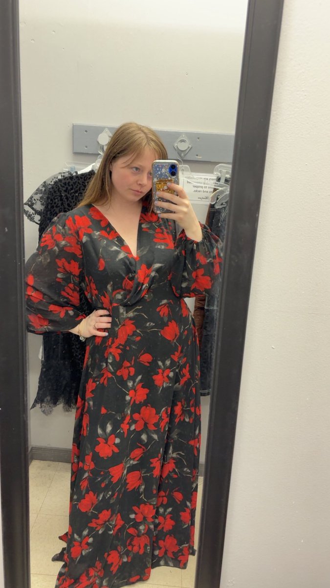 SandySimplust's tweet photo. Two new dresses! https://t.co/uNyq0CQlfO