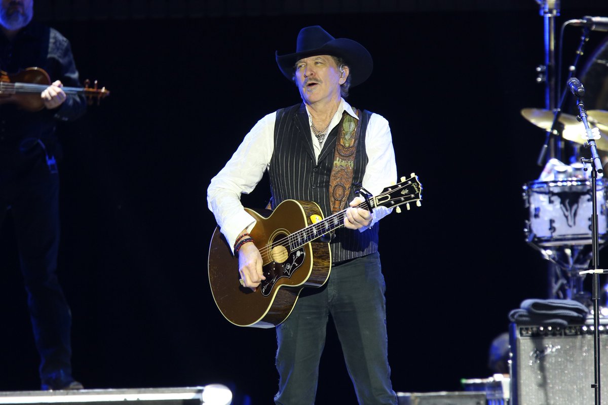 Country To Country Belfast tweet media