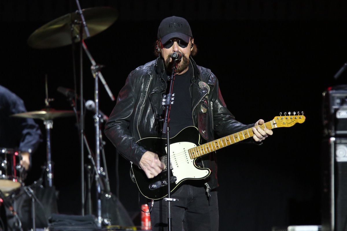 Country To Country Belfast tweet media