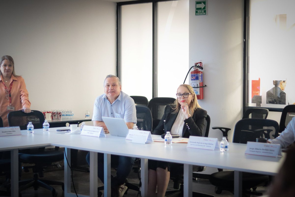 sonoracoves's tweet image. Comisión Consultiva Regional del @Infonavit en #Hermosillo. 🏠

Desde #COVES, con nuestro titular @Ing_PedroFontes como Secretario Técnico, coordinamos esfuerzos para que más familias sonorenses accedan a una vivienda digna. 🤝

#SonoraSeTransforma