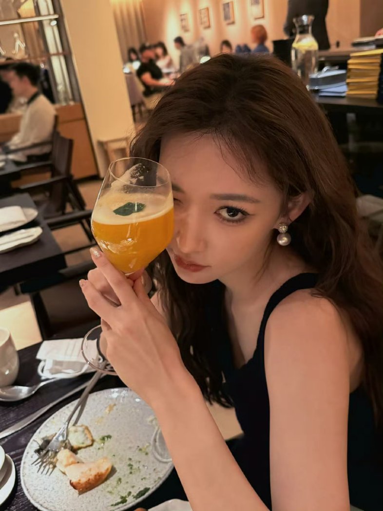 WJSNDAILY's tweet image. [TRANS] 260313 #CHENGXIAO Weibo update

Bubbling ~ 🫧🥂💕
#NewestXiaoInfo #HelloSpring

#성소 #程潇