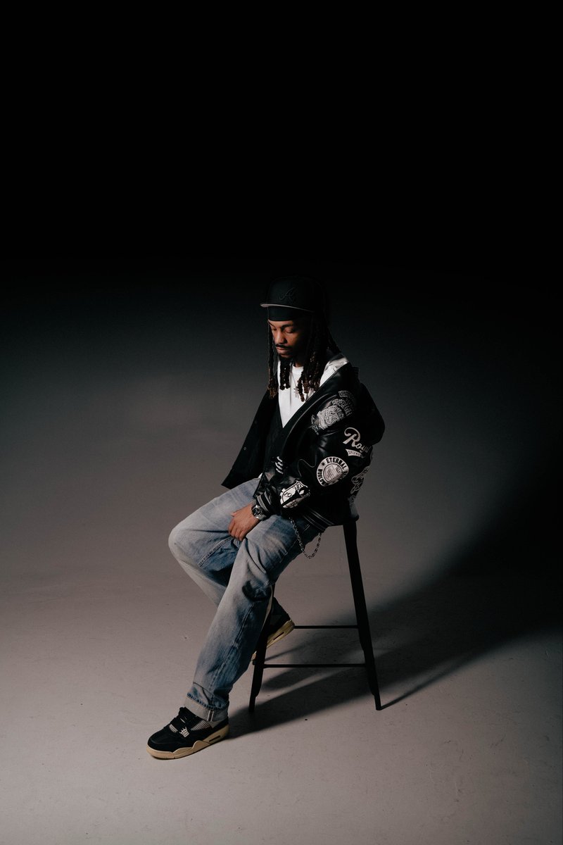 That fly photographer. tweet media