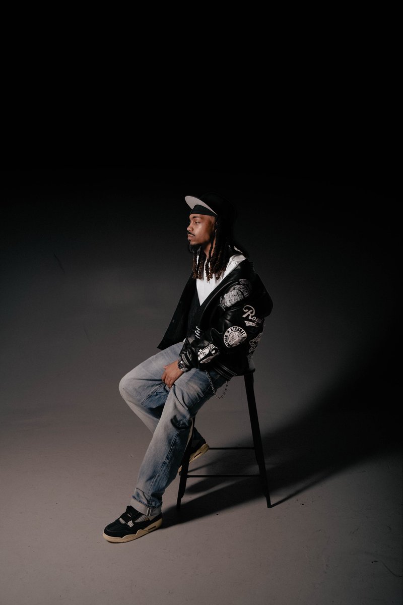 That fly photographer. tweet media