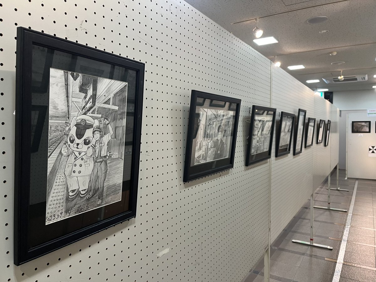 MSpencilpainter's tweet photo. 今日から29日まで（月曜日休館）茨城県常陸太田市生涯学習センターにて展示会を開催しています！
たくさんの水郡線関連作品を是非ご覧ください✨
よろしくお願い致します🙇‍♀️ https://t.co/MuTTslixmR