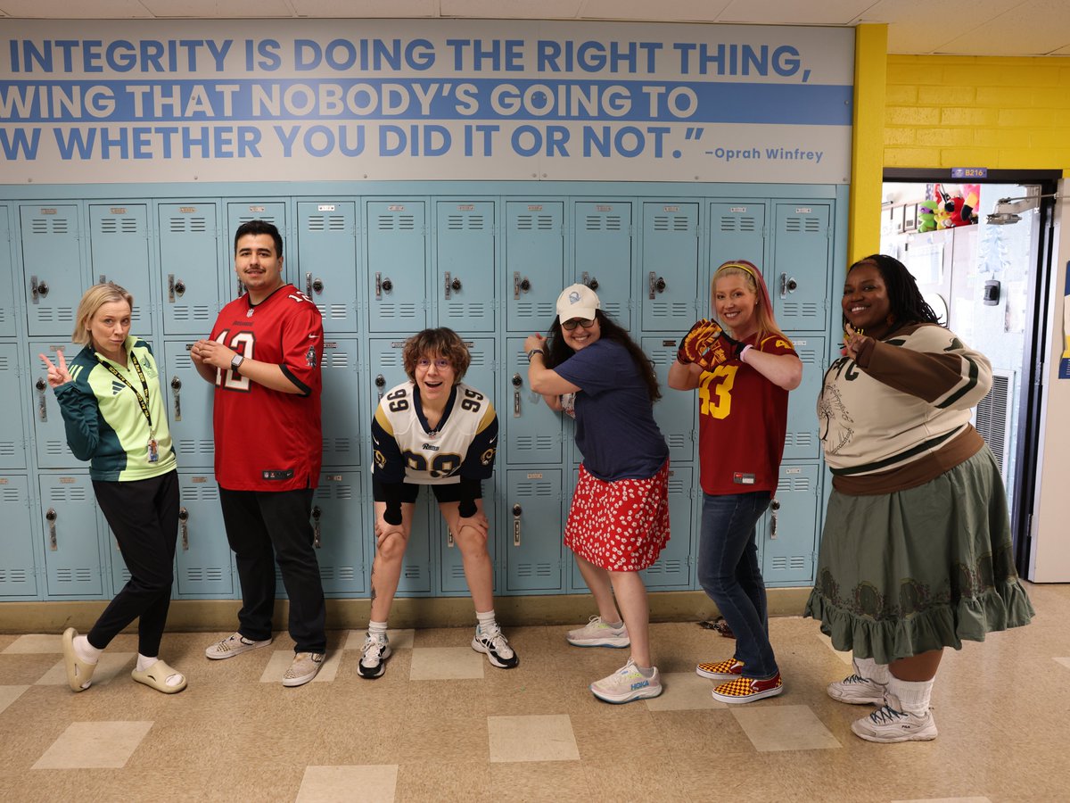 ECRCHS's tweet image. Staff brought the heat yesterday for Sports Day🔥

Who do you think had the best jersey? 🤔

Go Royals! 🐻🎉

#WeAreECR | #GoRoyals | #SpiritWeek | #Teachers | #sports