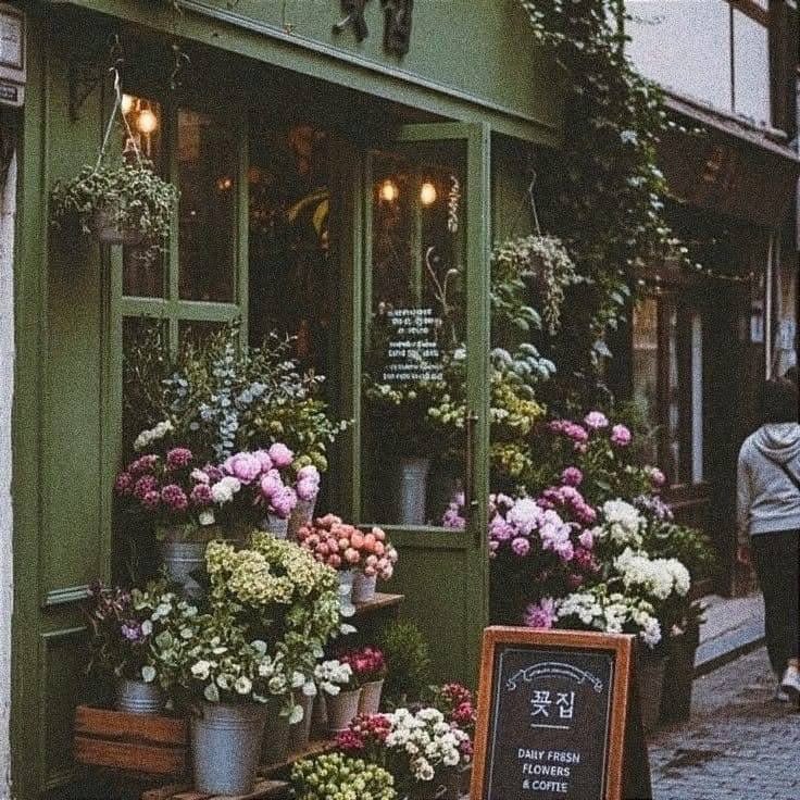 •☆• tweet media