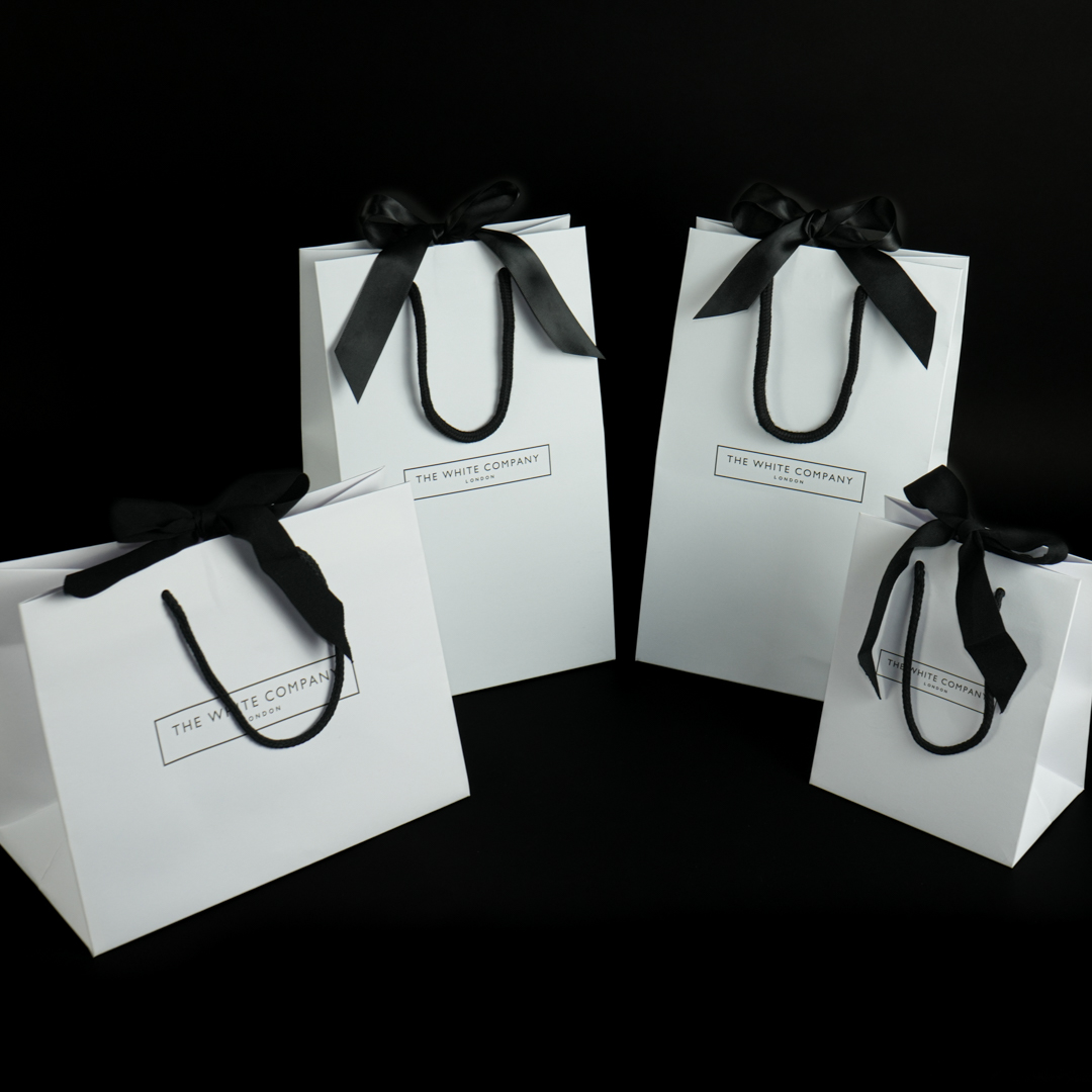 FleetLuxury's tweet image. Luxury meets refinement: Bespoke luxury bags crafted for The White Company.

We can elevate your packaging with luxurious, tailor-made designs. Explore our website bit.ly/Fleetluxurypac…. Or call us today on +44 (0)1634 730334.

#LuxuryBags #LuxuryPackaging #PremiumRetail