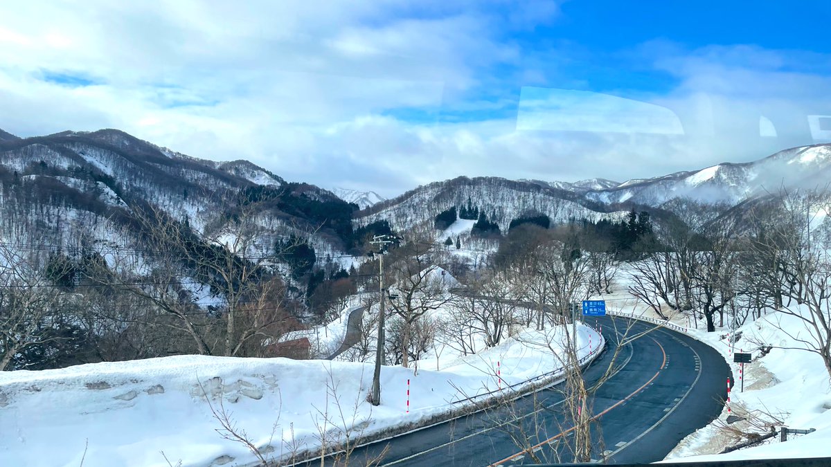 おはようございます🌞
酒田へ向かっております🚛
本日15:00から、#徳永二男 氏指揮＆ヴァイオリン独奏【庄内定期演奏会 第30回酒田公演】🎻当日券もありますので、ぜひお越しください😊
皆様のご来場を心よりお待ちしております❗️