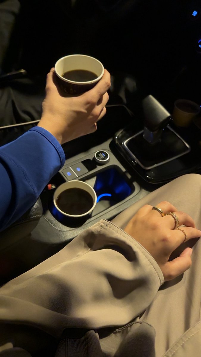 MZ4_4's tweet photo. القهوه ما تصير الذ الا مع ❤️ابو حمودي❤️ 
يا كل الحنيه والحب والحياه والاصدقاء والاهل 😔♥️ https://t.co/KrG8yfVpRN